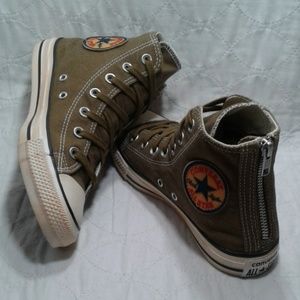 CONVERSE hi top back zip up new sz 5 Men